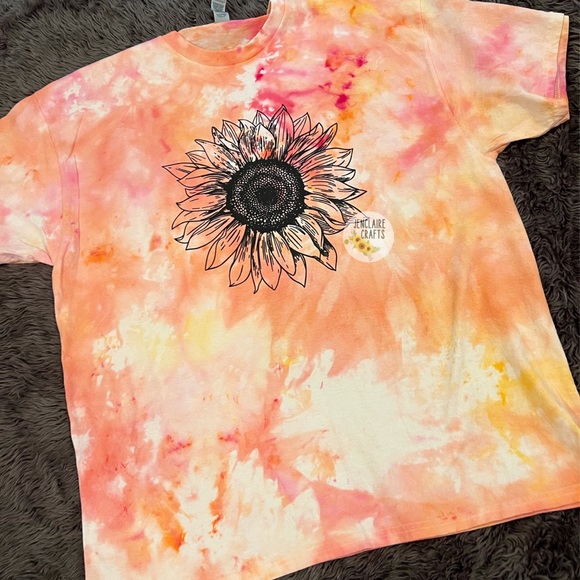 Sunflower doodle Tie Dye Graphic T Shirt NWT retro groovy - Picture 4 of 6
